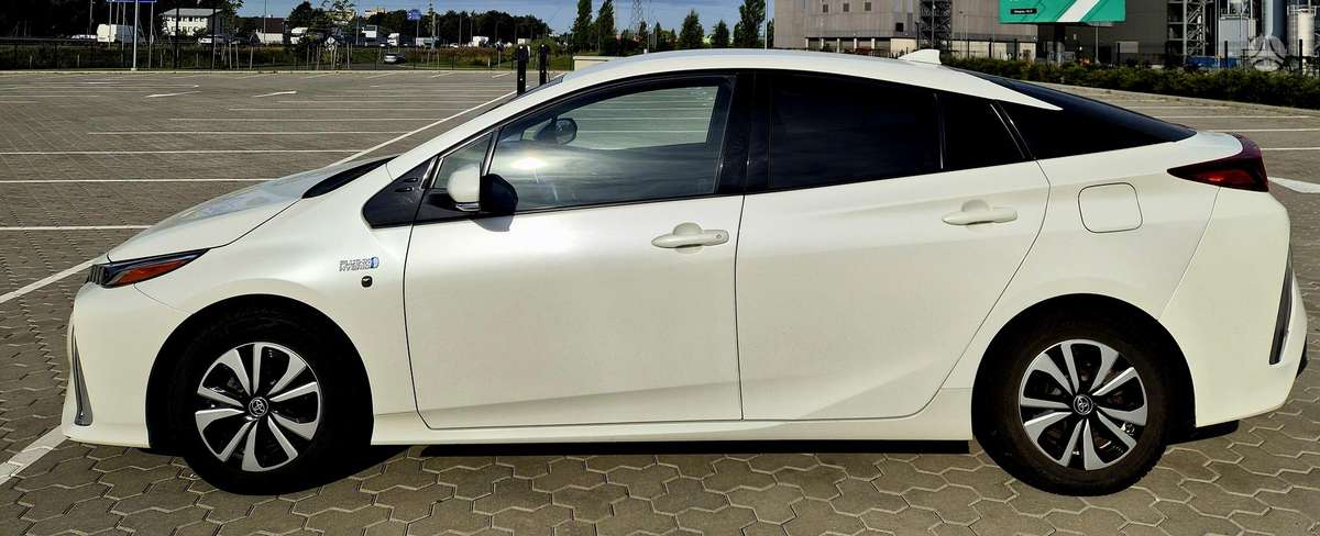 Toyota Prius Prime - 8