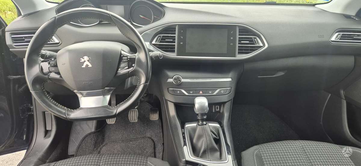 Peugeot 308, 1.2 l., Универсал