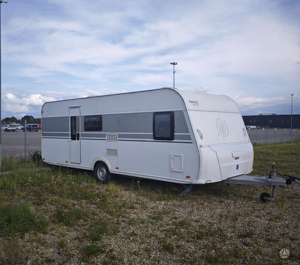 Knaus 500, prikabinami nameliai