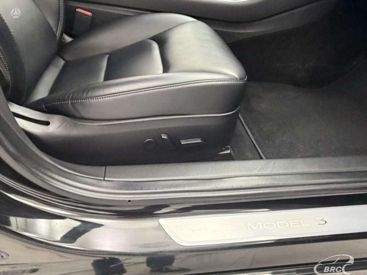Tesla Model 3 - 7