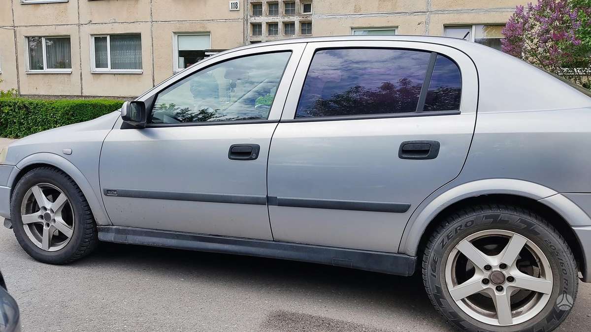 Opel Astra, 2.0 l., Седан
