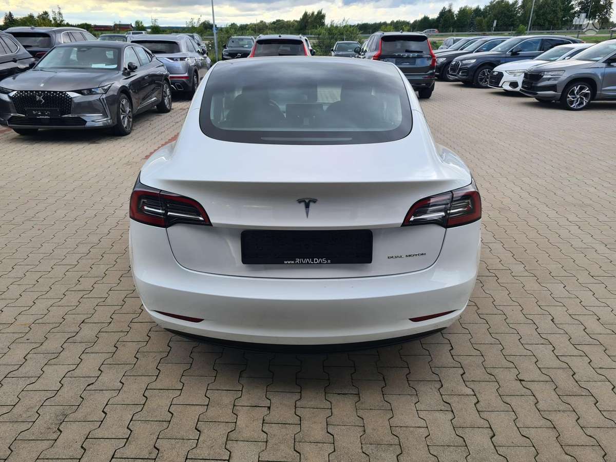 Tesla Model 3, 81 kWh, hatchback