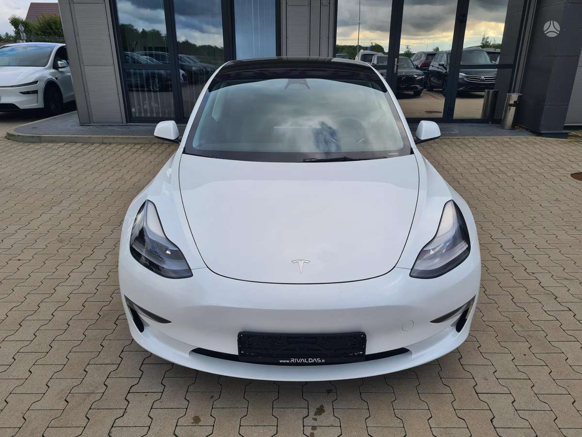 Tesla Model 3, 81 kWh, hatchback