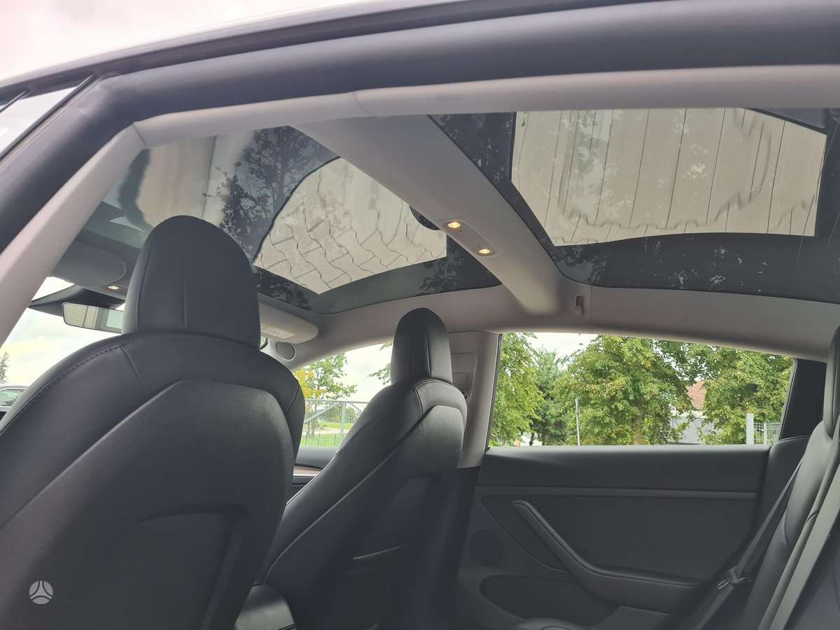 Tesla Model 3, 81 kWh, hatchback