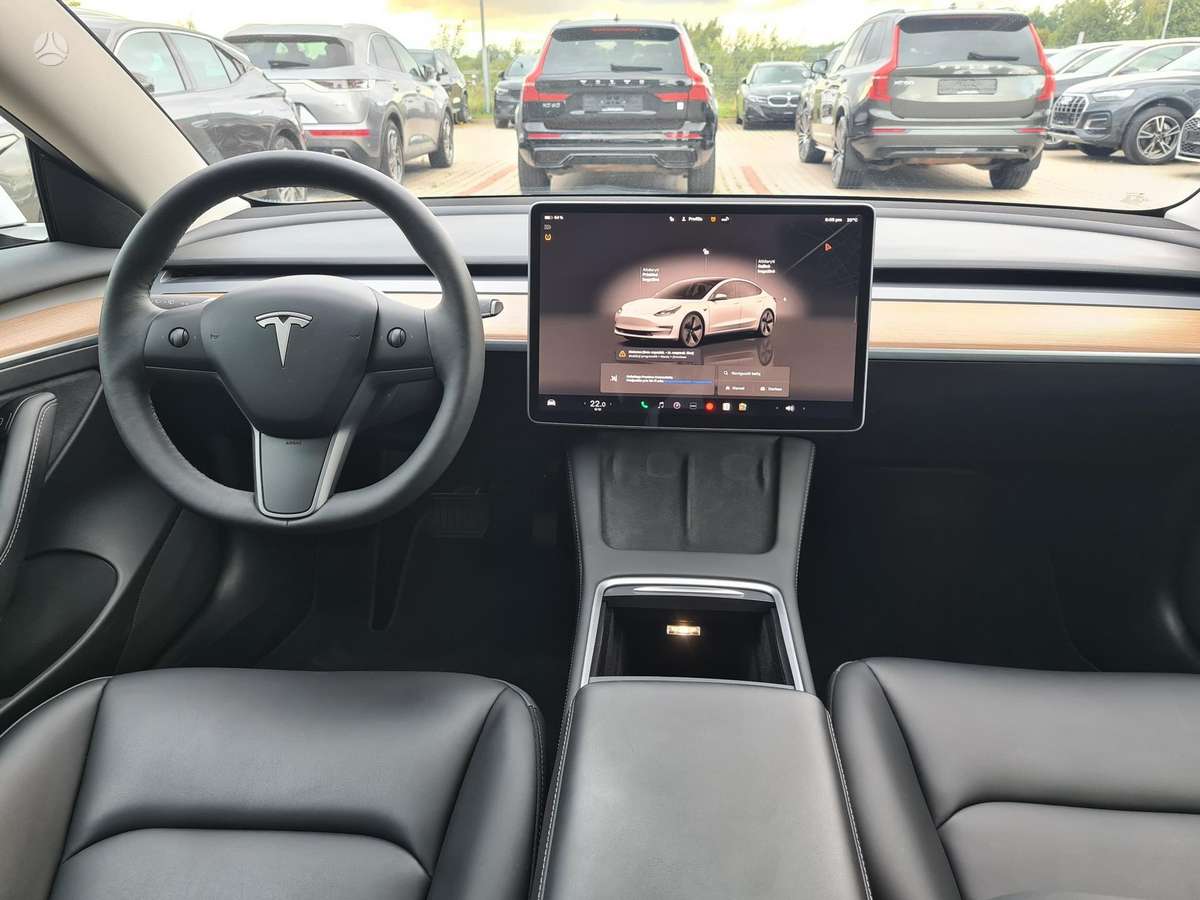 Tesla Model 3, 81 kWh, hatchback