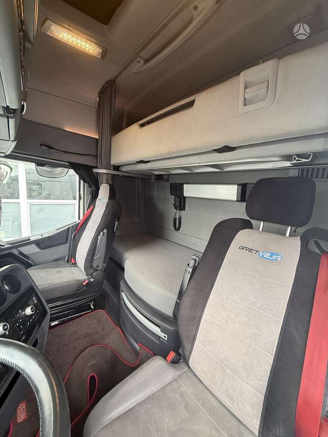 Renault T480 High cab, 2 спальных места