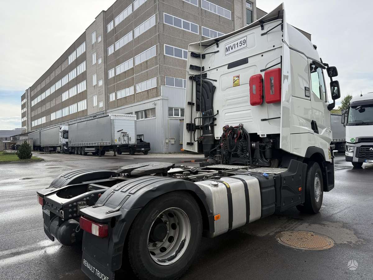 Renault T480 High cab, double sleeper