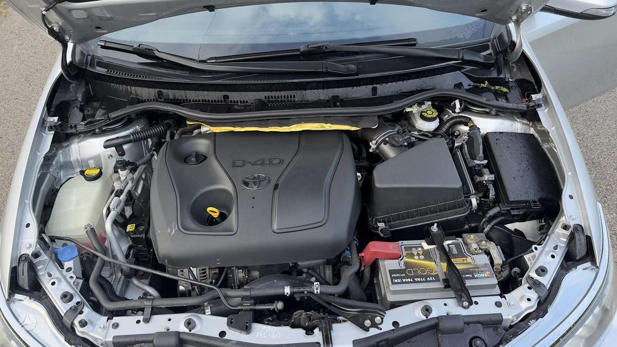 Toyota Auris, 1.4 l., Хэтчбек