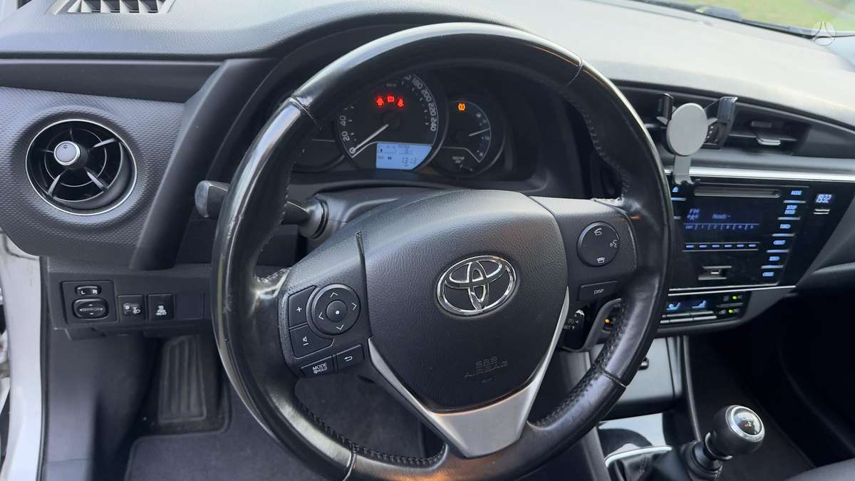 Toyota Auris, 1.4 l., Хэтчбек