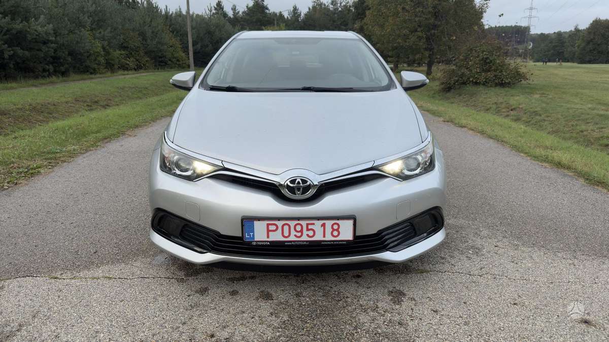 Toyota Auris, 1.4 l., Хэтчбек