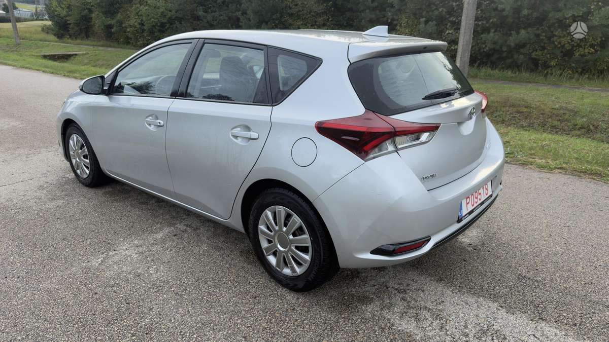 Toyota Auris, 1.4 l., Хэтчбек