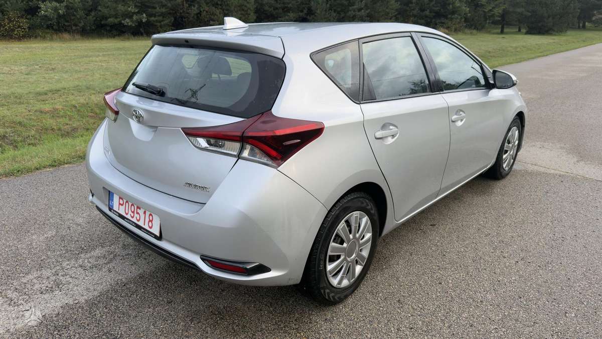 Toyota Auris, 1.4 l., Хэтчбек