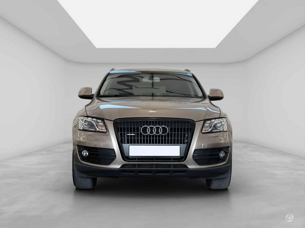 Audi Q5, 2.0 l., off-road / crossover