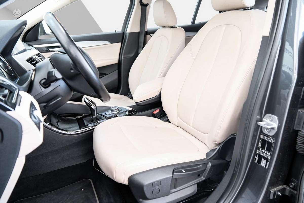BMW X2, 1.5 l., off-road / crossover