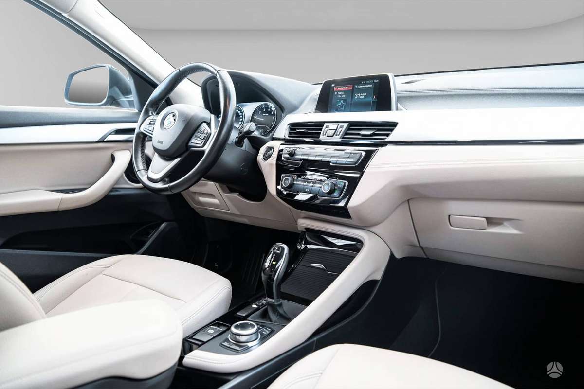 BMW X2, 1.5 l., off-road / crossover
