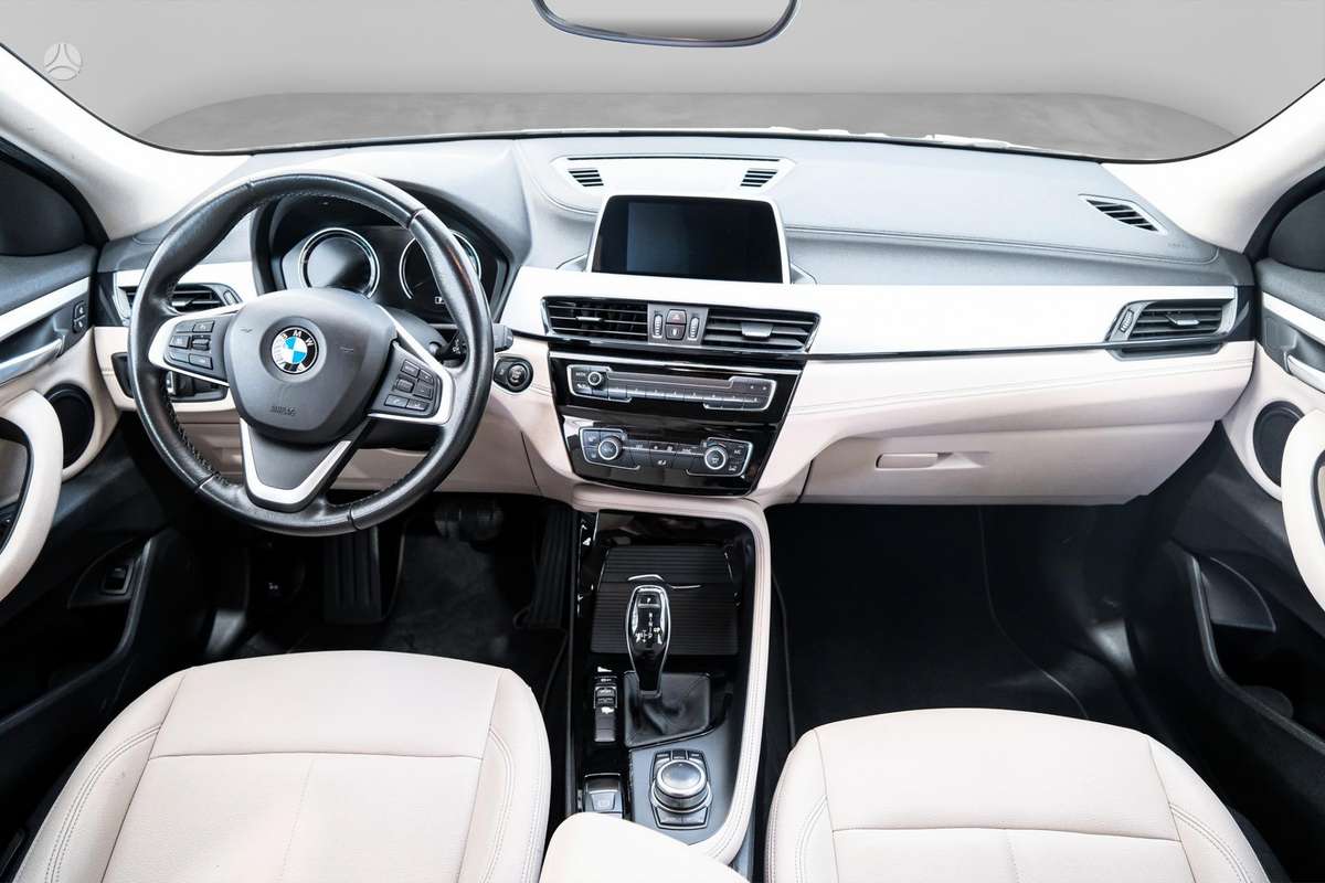 BMW X2, 1.5 l., Внедорожник / Кроссовер