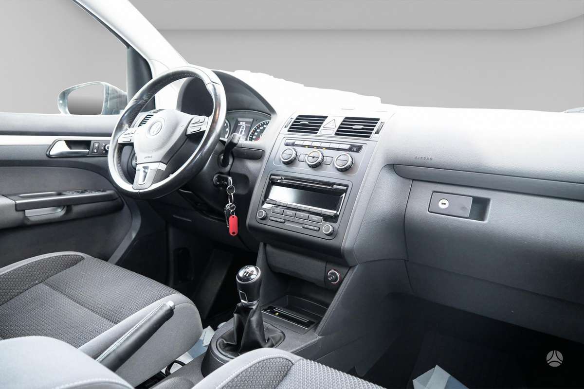 Volkswagen Touran - 7