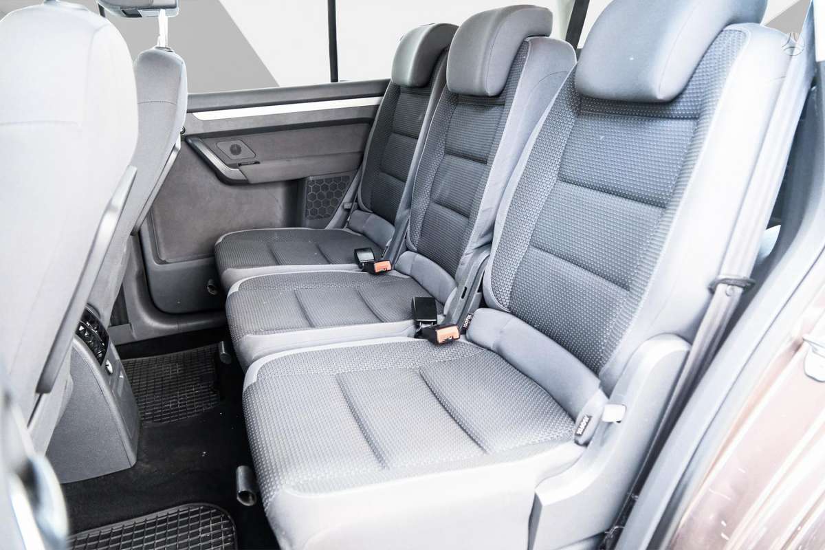 Volkswagen Touran - 8