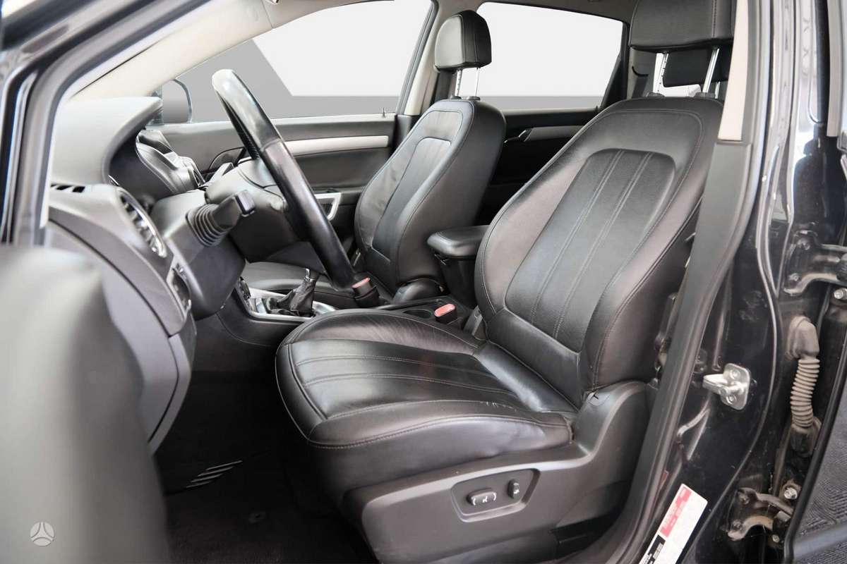 Opel Antara, 2.2 l., off-road / crossover