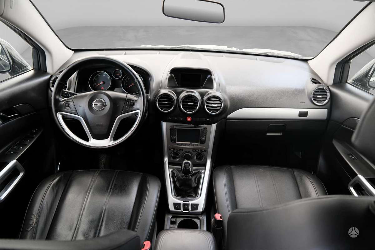 Opel Antara, 2.2 l., off-road / crossover