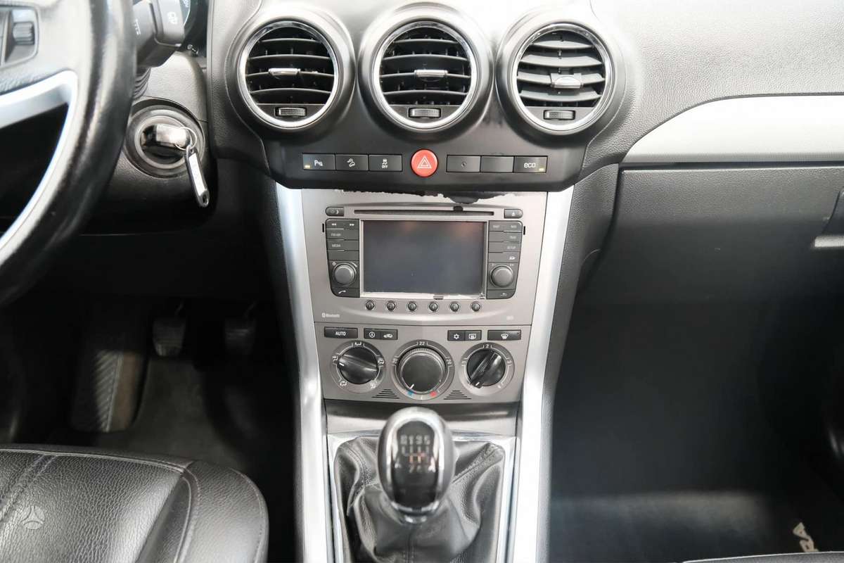 Opel Antara, 2.2 l., off-road / crossover