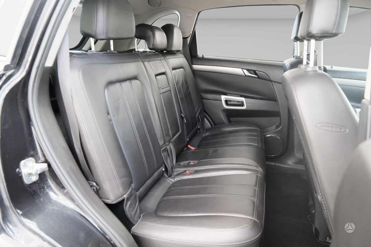 Opel Antara, 2.2 l., off-road / crossover