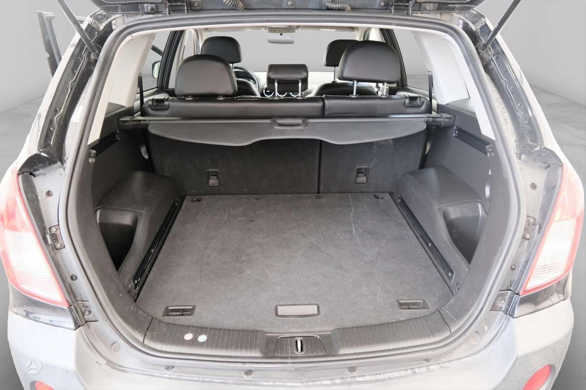 Opel Antara, 2.2 l., off-road / crossover