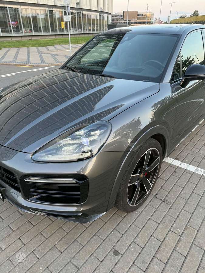 Porsche Cayenne - 4