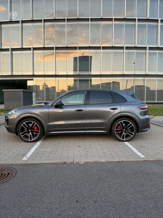 Porsche Cayenne - 5