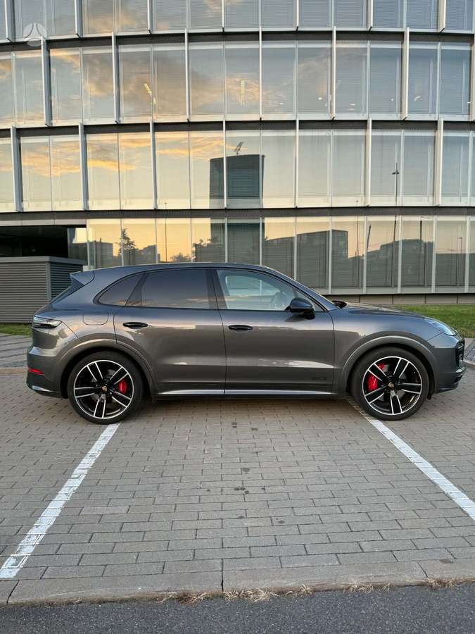 Porsche Cayenne - 9