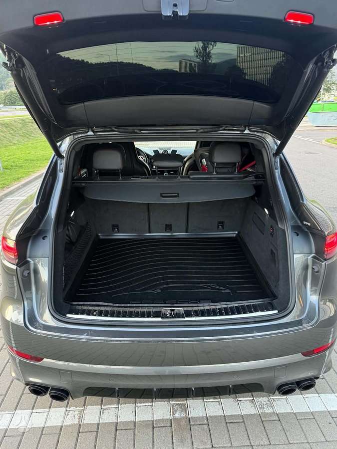 Porsche Cayenne - 12