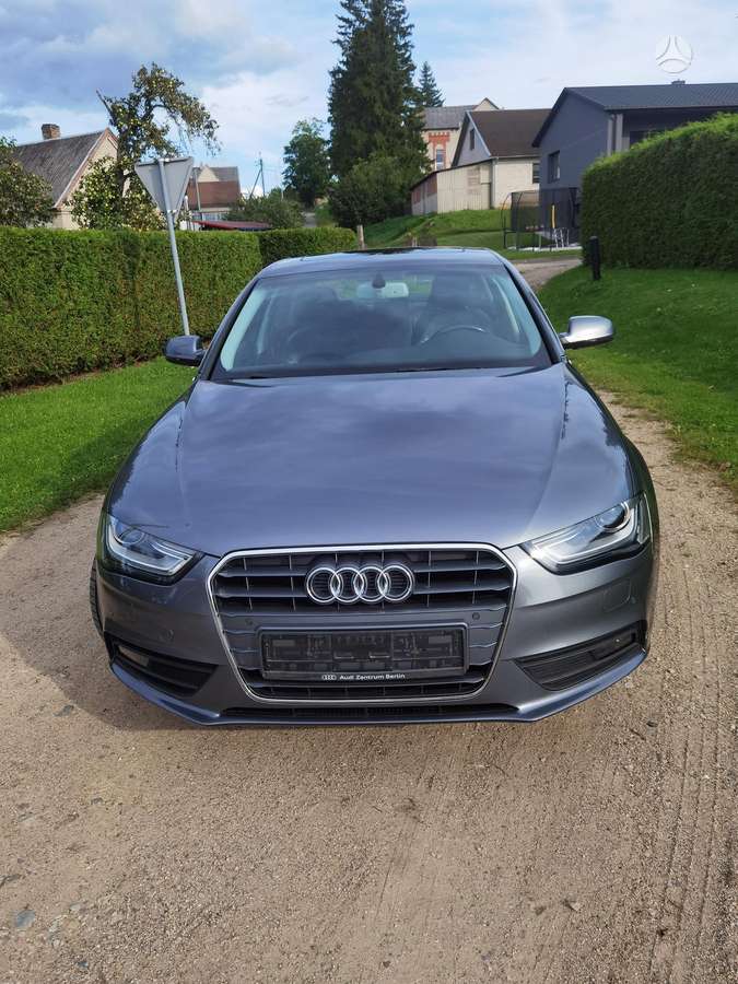 Audi A4, 2.0 l., Седан
