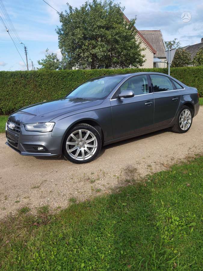 Audi A4, 2.0 l., Седан