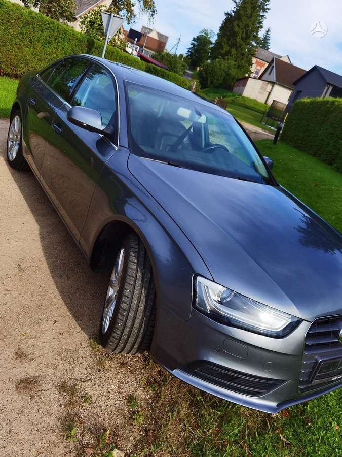 Audi A4, 2.0 l., Седан