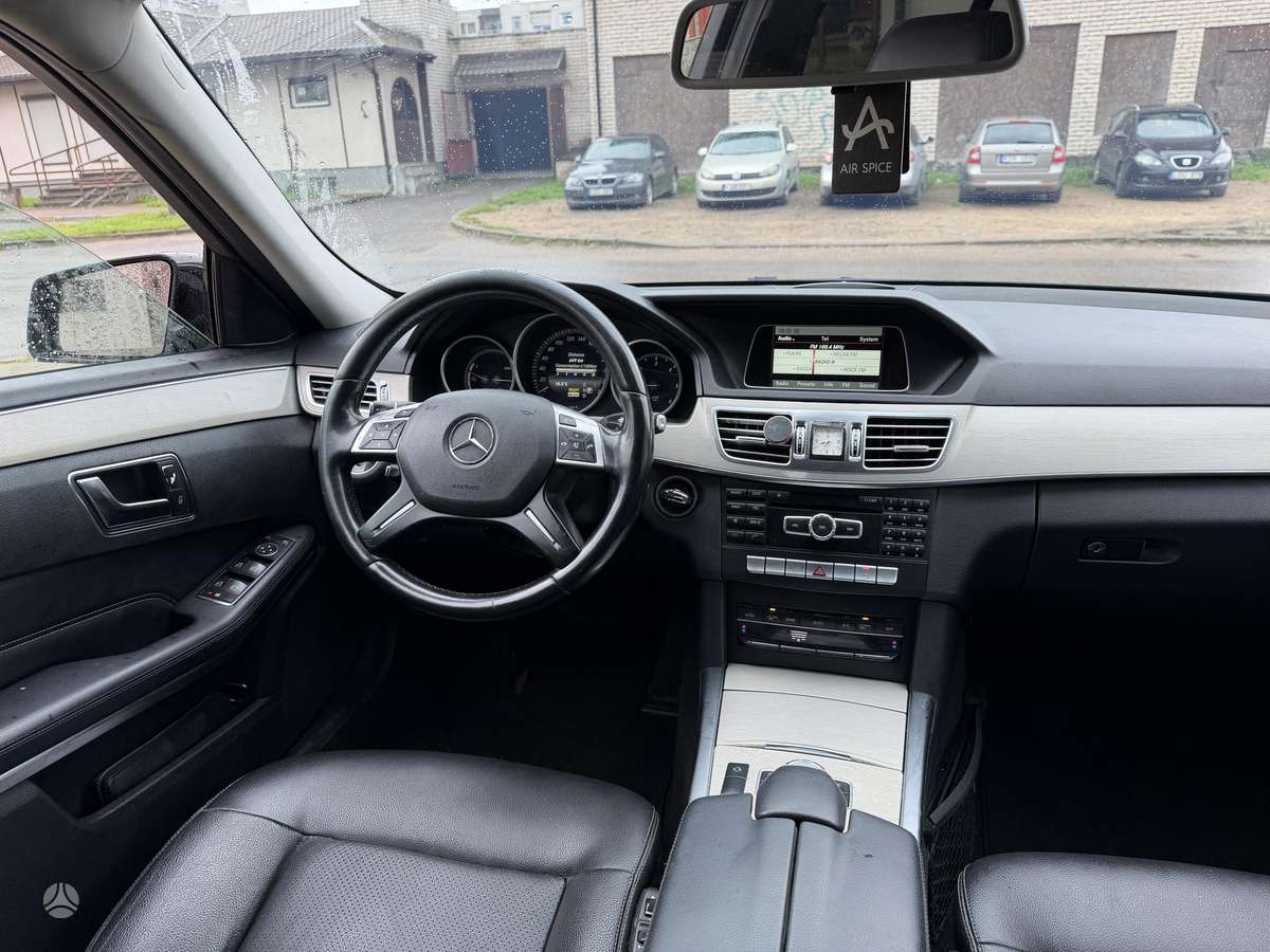 Mercedes-Benz E300, 2.1 l., Универсал