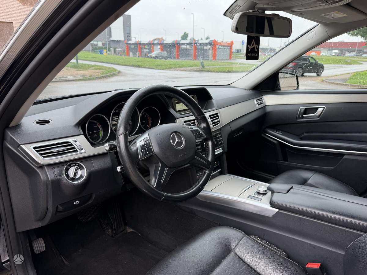 Mercedes-Benz E300, 2.1 l., Универсал