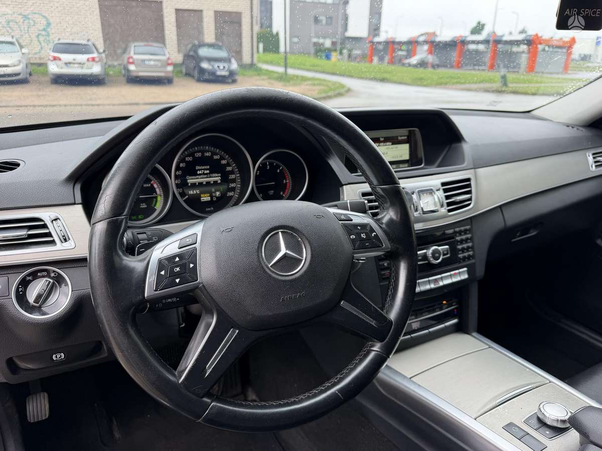 Mercedes-Benz E300, 2.1 l., Универсал