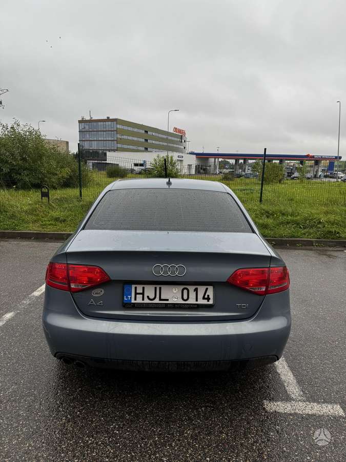 Audi A4, 2.0 l., Седан