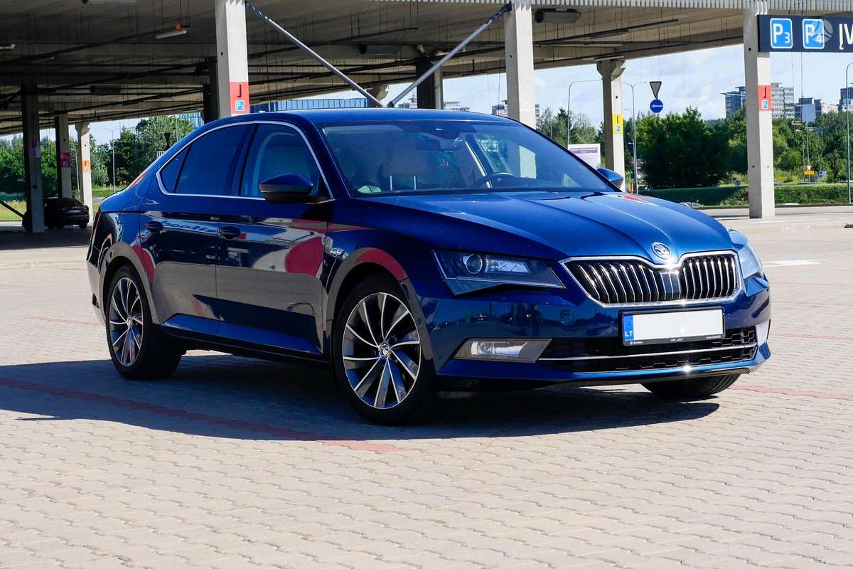 Skoda Superb, 2.0 l., Седан