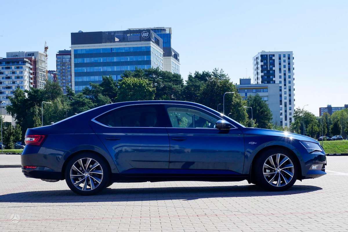 Skoda Superb, 2.0 l., Седан