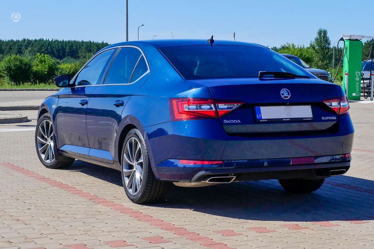 Skoda Superb, 2.0 l., Седан