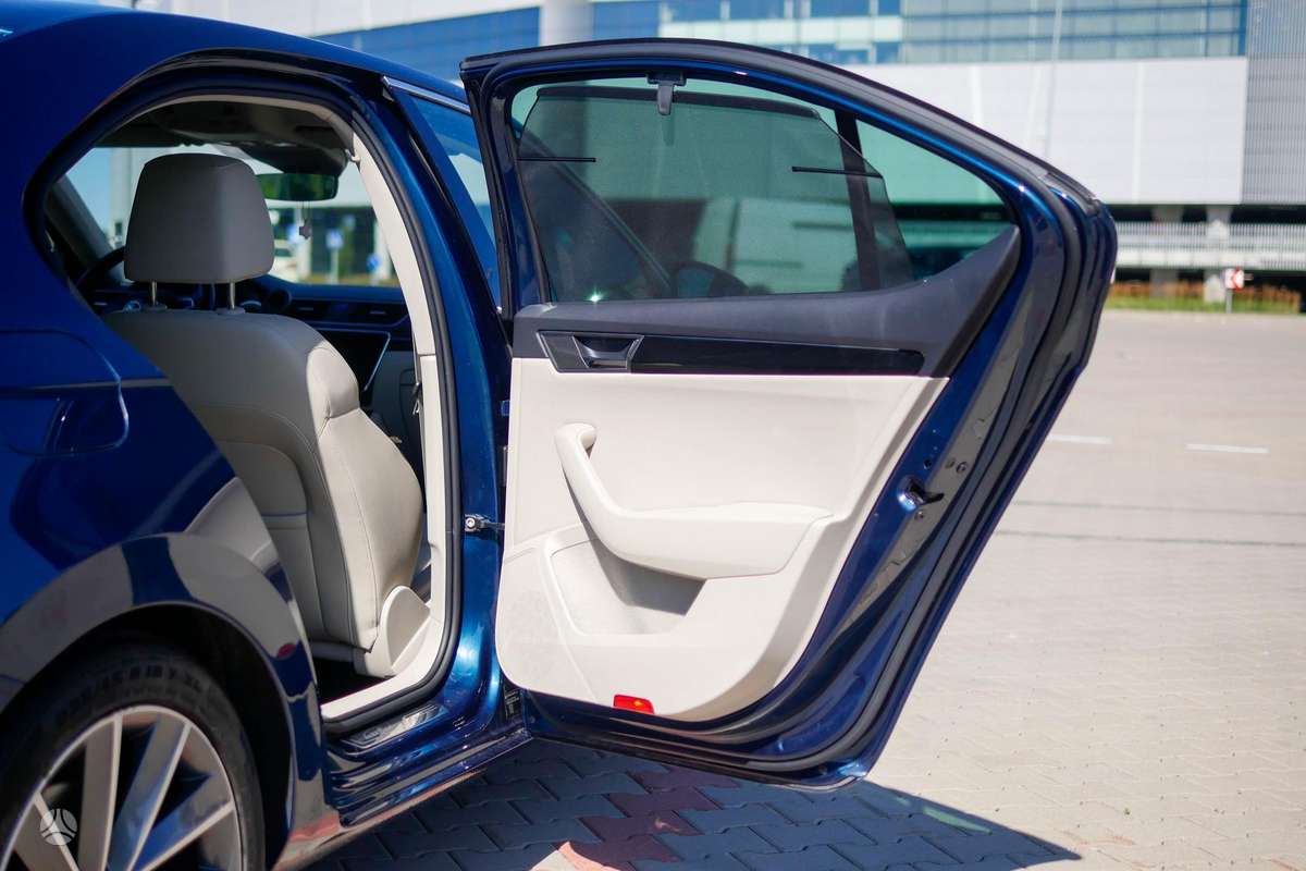 Skoda Superb, 2.0 l., Седан