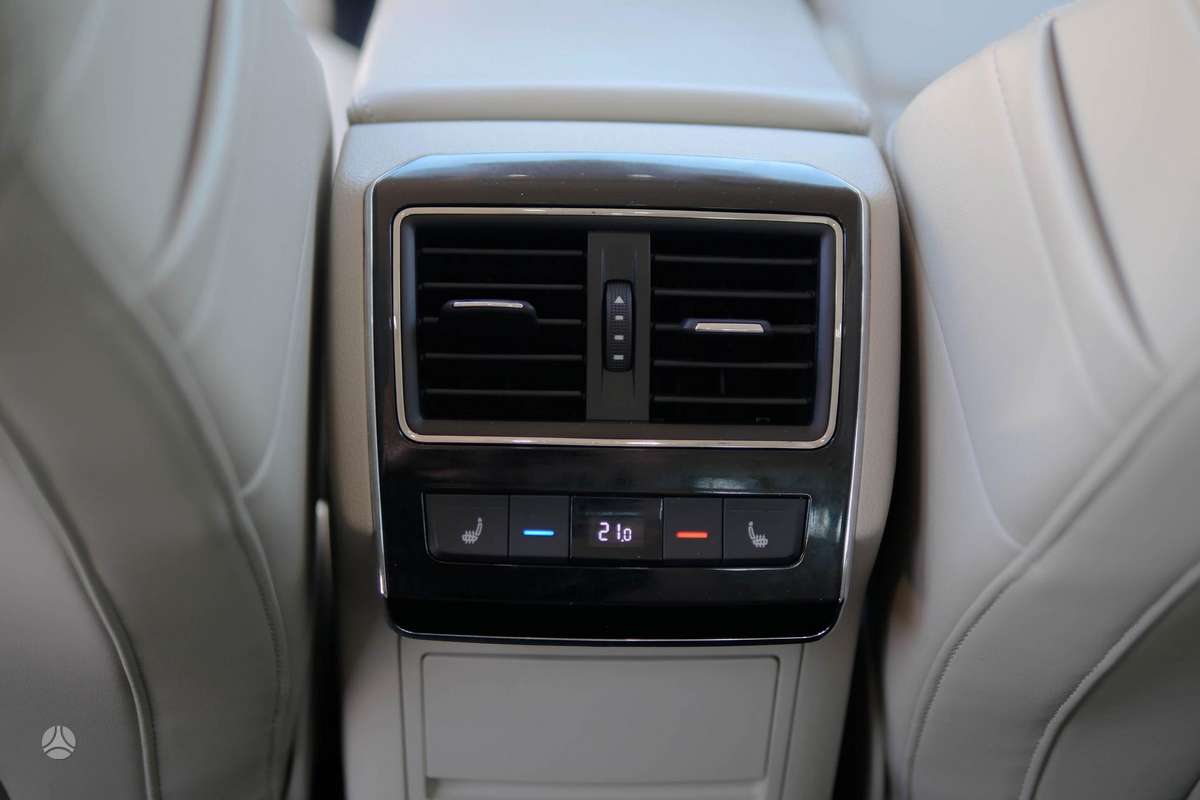 Skoda Superb, 2.0 l., Седан