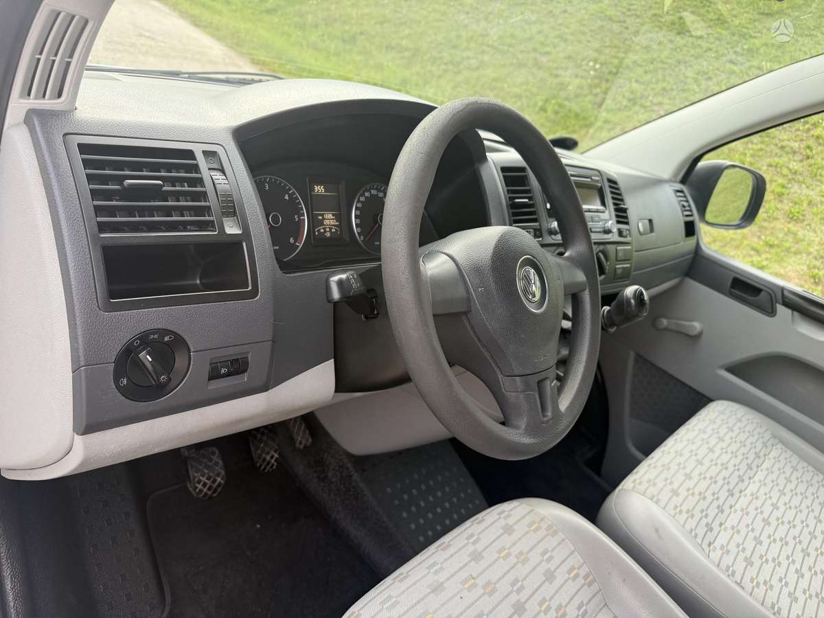 Volkswagen Transporter - 11