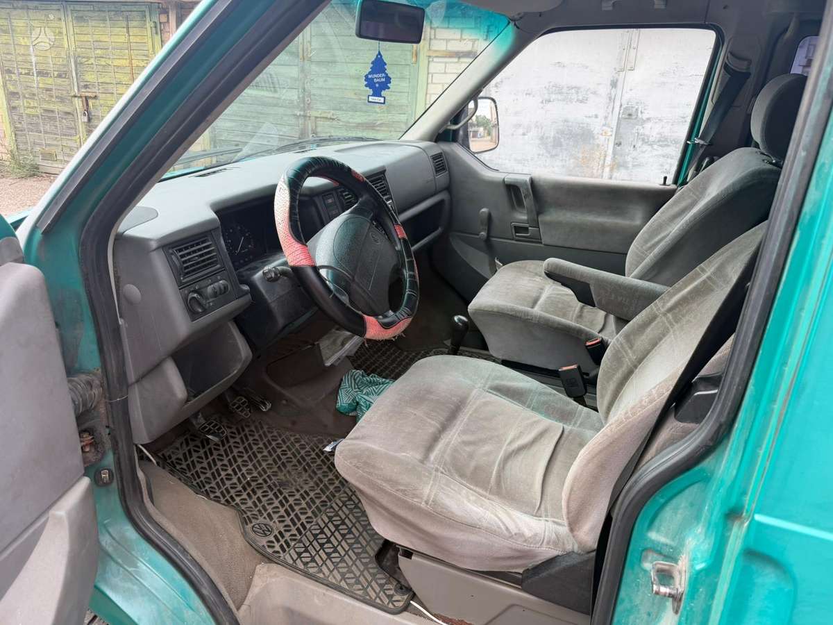 Volkswagen Multivan - 9
