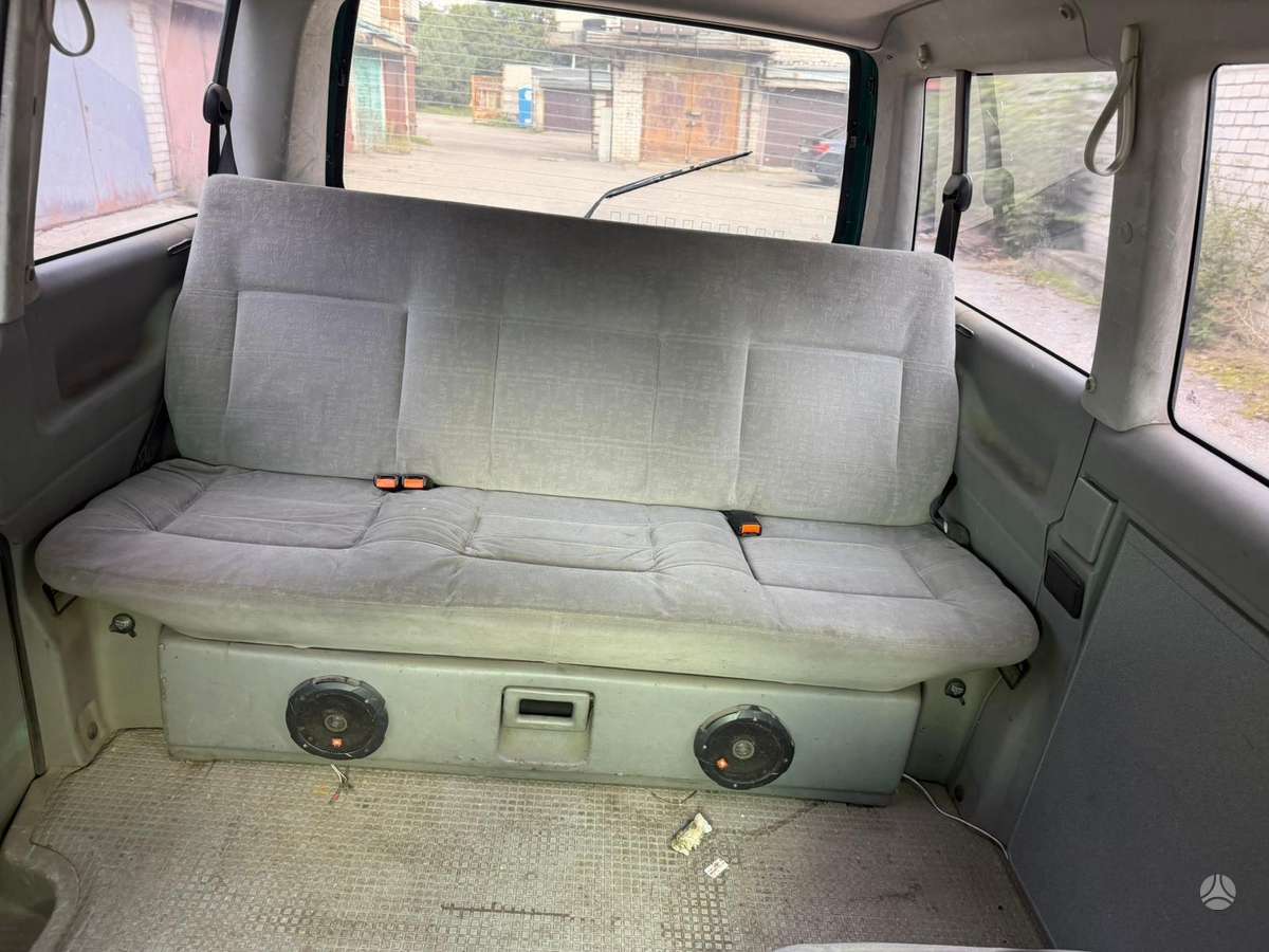 Volkswagen Multivan - 11