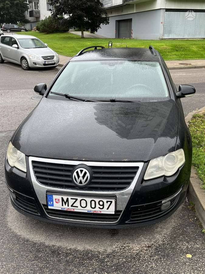 Volkswagen Passat - 1