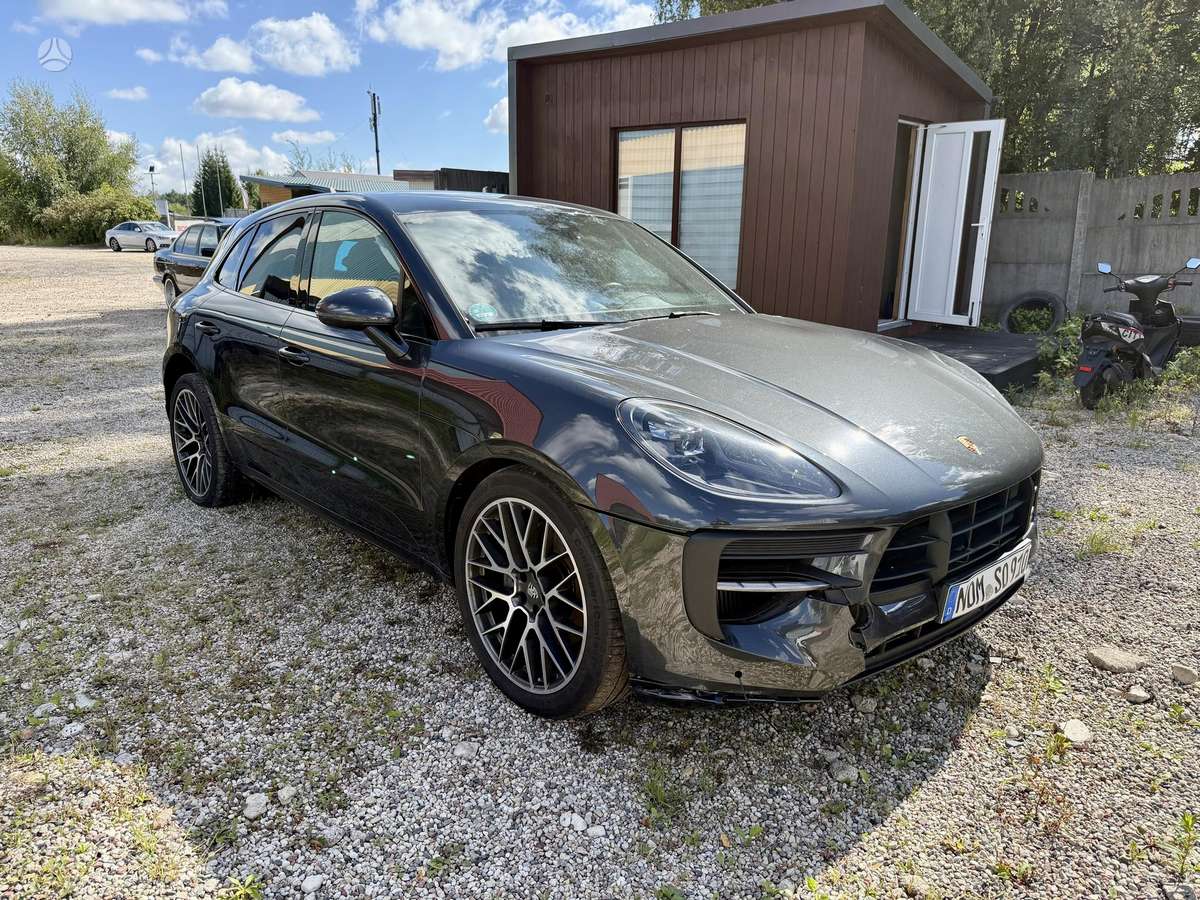 Porsche Macan - 1