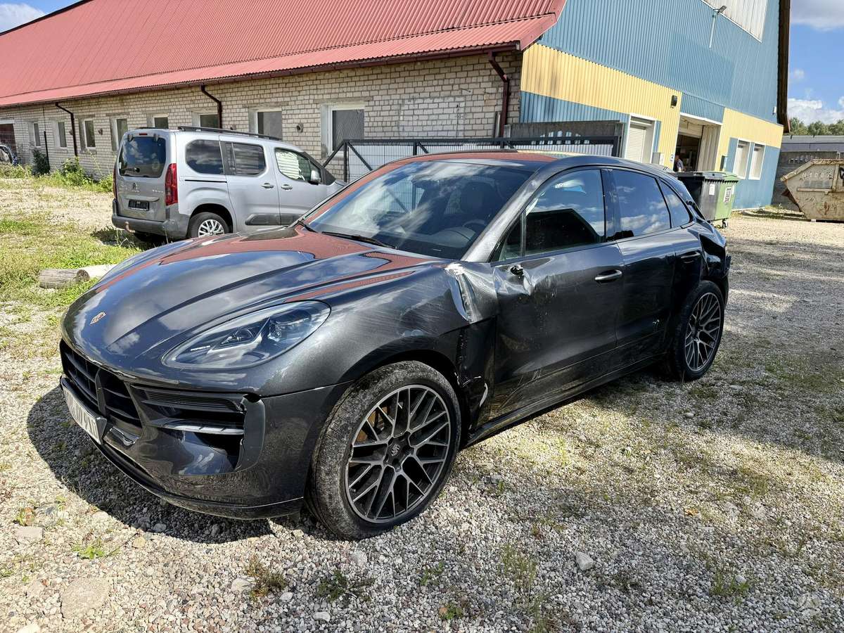 Porsche Macan - 2