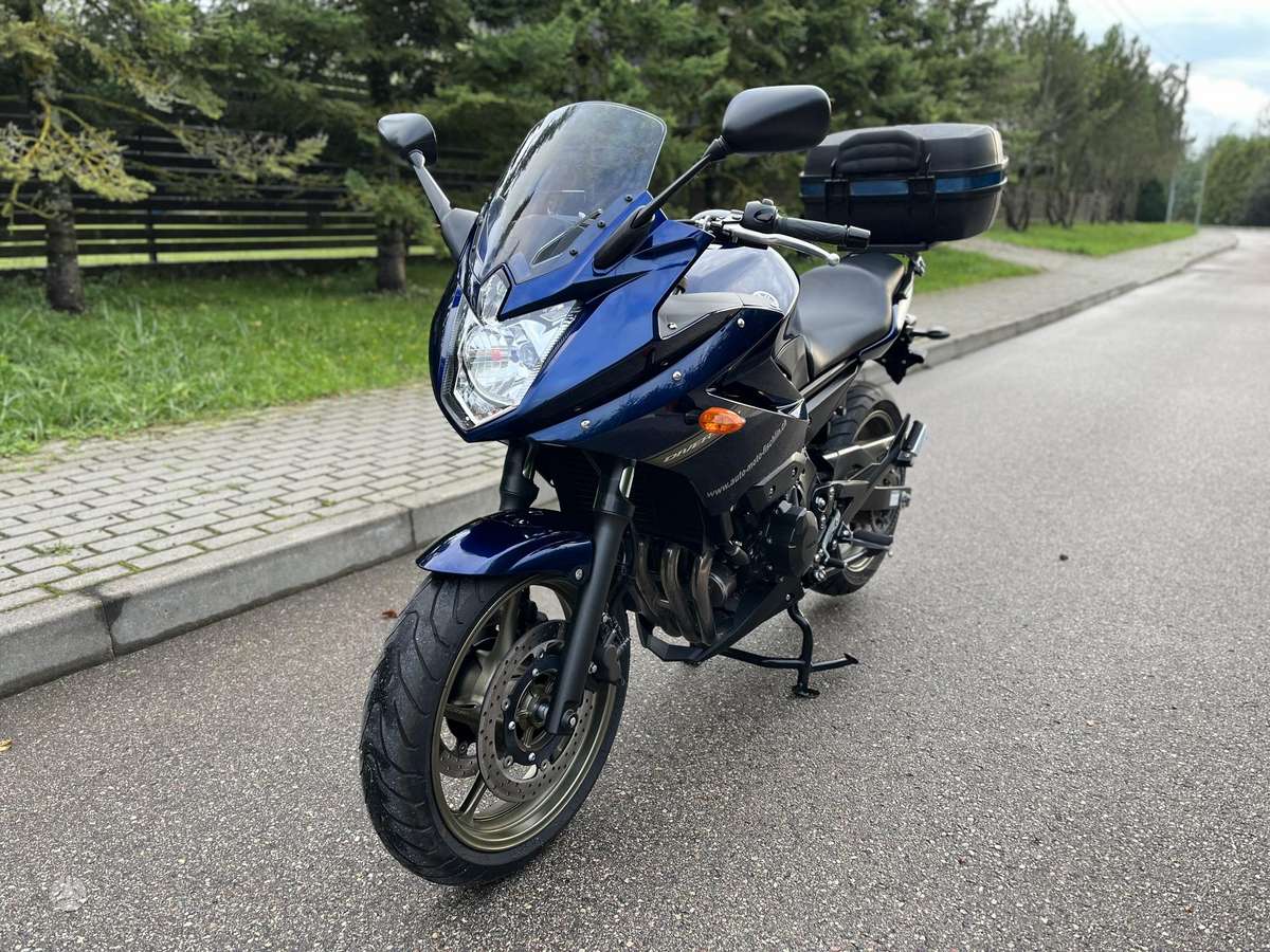Yamaha XJ6 600cc, street / classic